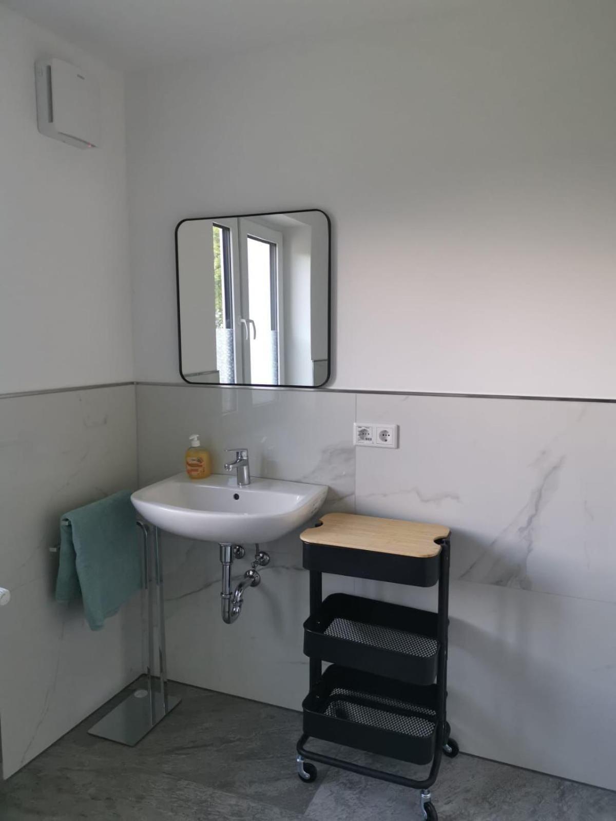 Modernes Stilvoll Eingerichtetes Appartement Rösrath Exteriér fotografie